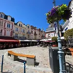 Les Pins Penches Apartman