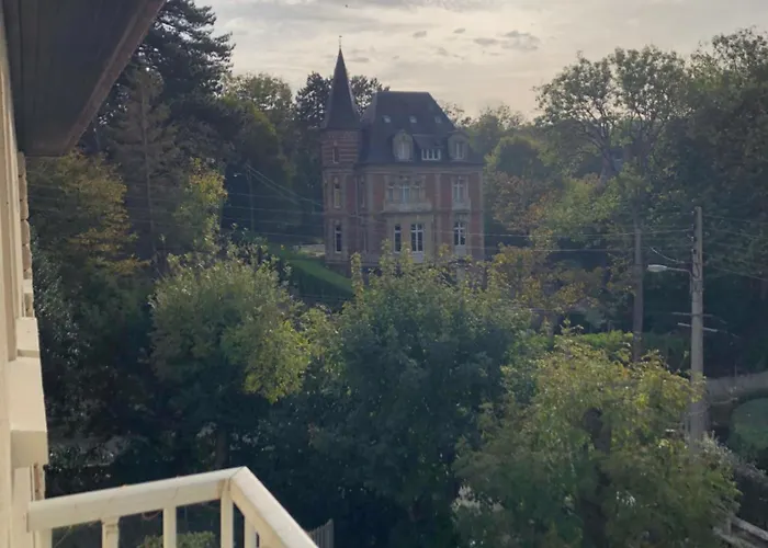 Les Pins Penchés Appartement *