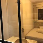 Les Pins Penches Apartment *