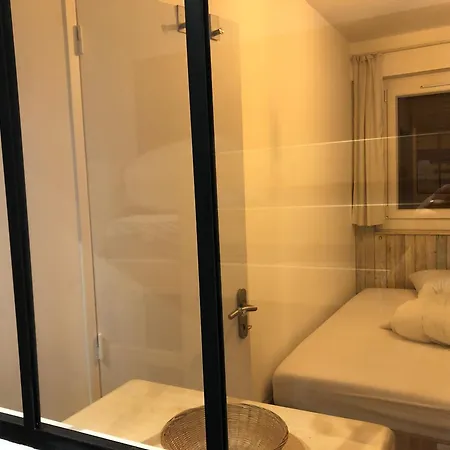 Les Pins Penchés Appartement *